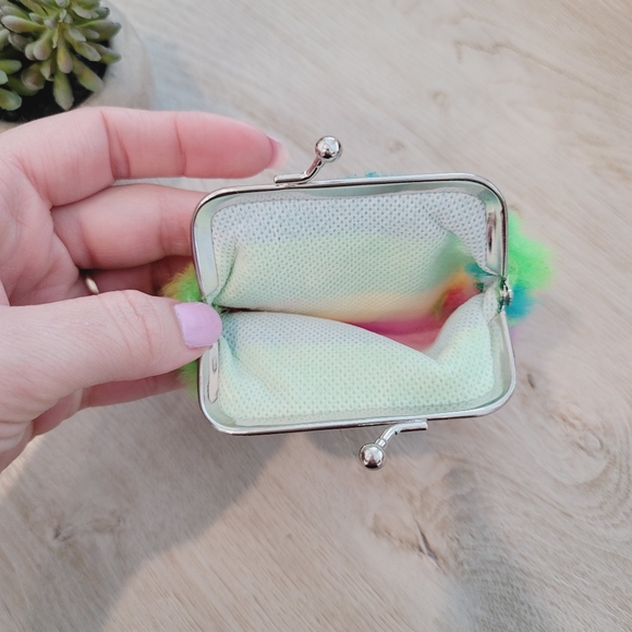 💕 NWOT Vegan Fur Colorful Coin Wallet Pouch - Picture 6 of 10